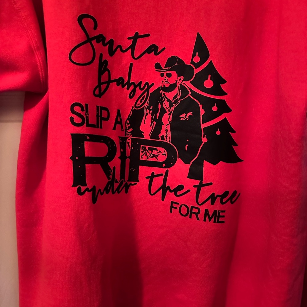 Yellowstone “Santa slip a RIP under the tree” sweatshirt - Large - EUC